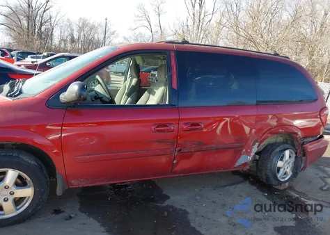 2005 Dodge Grand Caravan Sxt z USA, uszkodzony, nr VIN 2D4GP44L05R139678